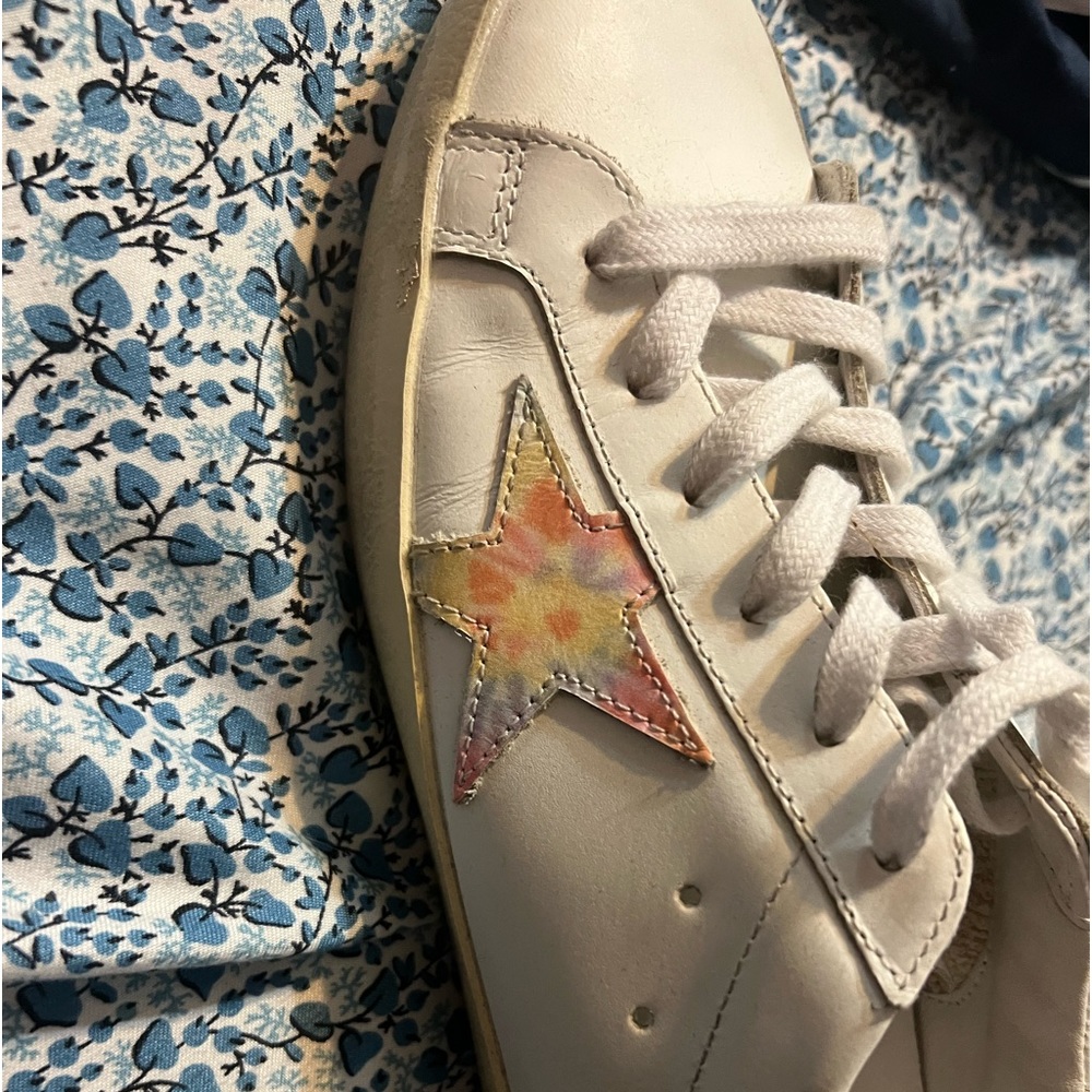 Almost new- worn twice- golden goose tennis shoes